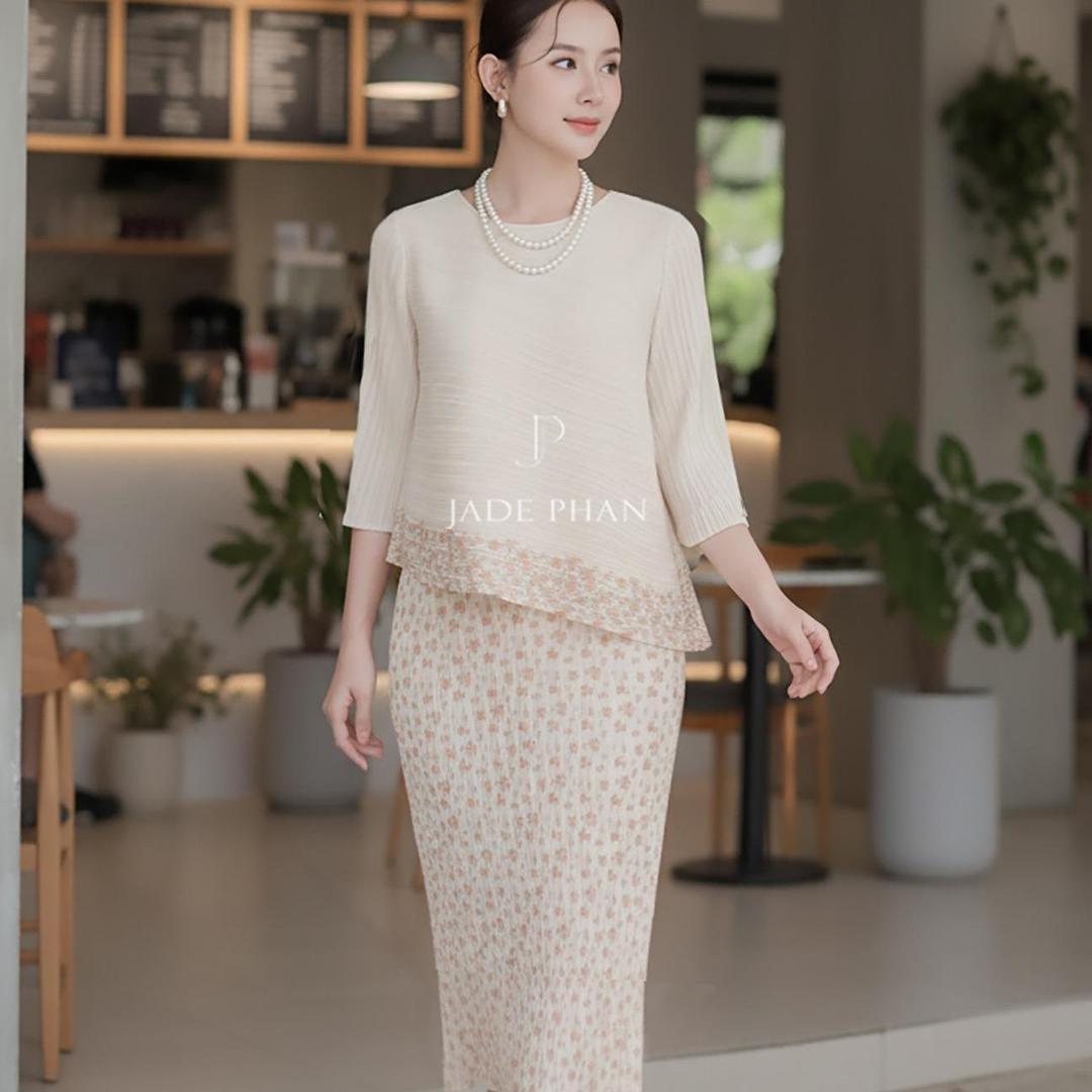 Set gồm áo và chân váyHoa nhí, bộ áo và chân váy dập ly cao cấp thanh lịch nhiều màu Gerda & Holly [ + ] — ảnh 1