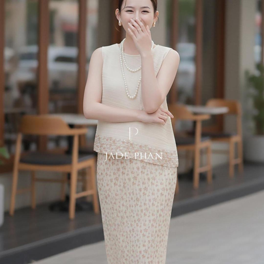 Set gồm áo và chân váyHoa nhí, bộ áo và chân váy midi nữ thanh lịch chuẩn form nhiều màu Léa & Holly [ + ] — ảnh 1